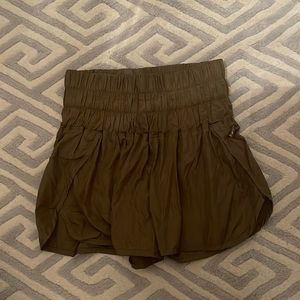 Free People Way Home Shorts (olive green, size small)